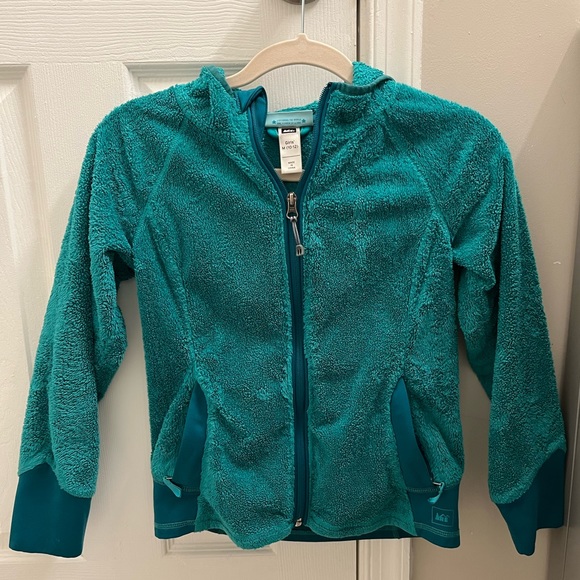 REI Girls’ Jacket. Size M (10-12). Green color and fuzzy texture. - Picture 2 of 6
